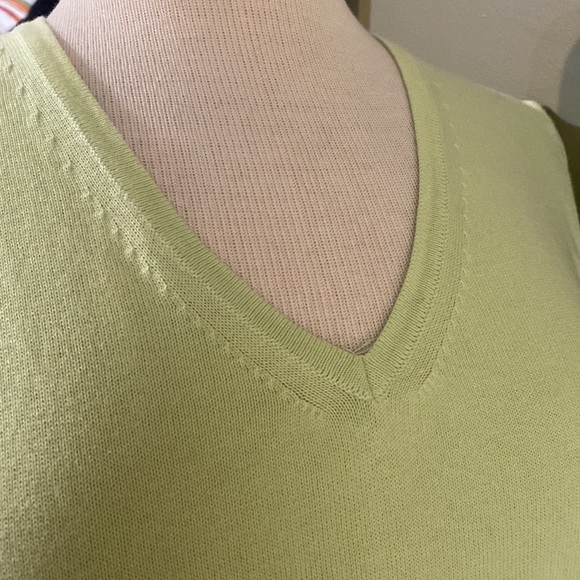 Lime green sweater - Picture 4 of 5